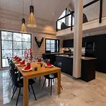 Villa Levilla, Luxury In *